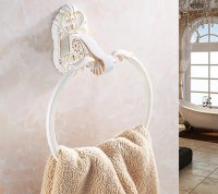 Oval Beyaz Banyo Havluluk