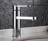 Parlak Krom Banyo Armatürü